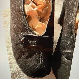 Black Suede Vintage Heels by Naturalizer. 1940’s. 7.5 AA.